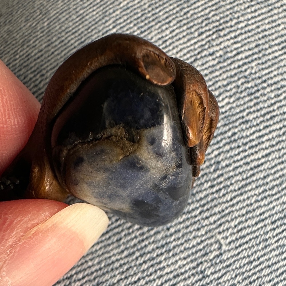 “HAND in “STONE” Handmade pottery Pendant with Dark Blue Stone - Picture 8 of 16
